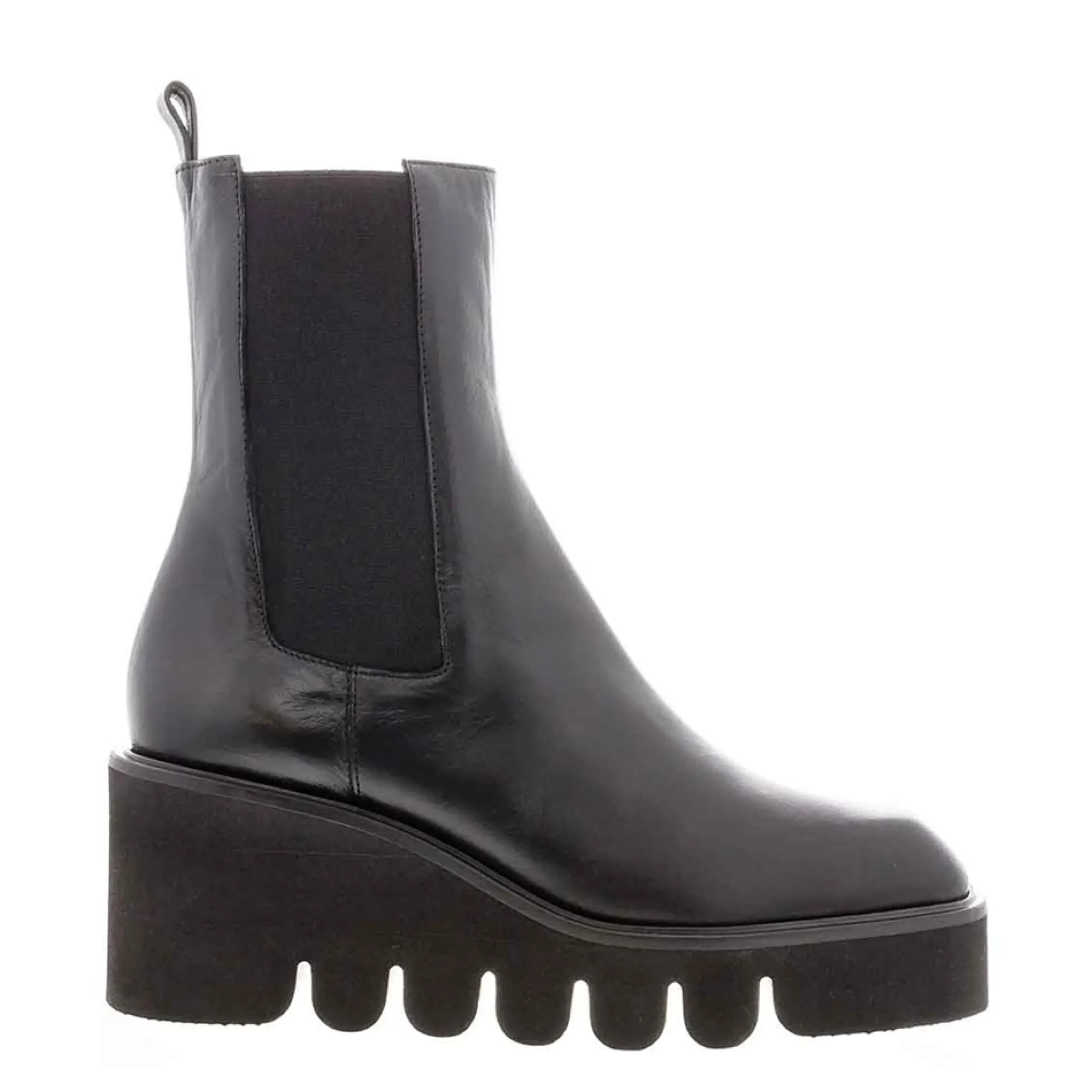 Powder Black Leather Wavesole Chelsea Boots